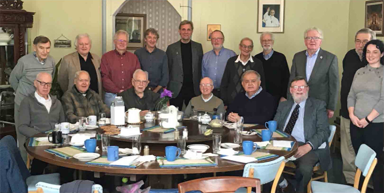 Seated (l to r) Br. Harry French, Fr. Bill Brown, SJ, Br. Bert Darcy, Br. Raph Bellows, Mr. Tom
McGrath, President of St. Bon’s, and Derm Whelan
Standing (l to r) Br. George Fitzpatrick, Steve Jackman, Gary Walsh, Dave Jackman (Alumni
committee Chair), Gerry Puddister, Graham Wakeham, Br. Bosco Wakeham, Brian Kennedy,
Ron O’Brien, Br. Dave Murphy, Jessica Whelan (St. Bon’s Alumni Affairs Officer).