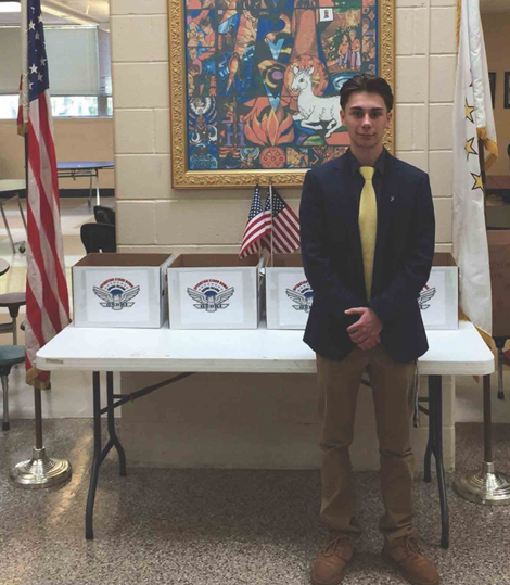 Hendricken student Damon Castigliego
(’19) and other SABER members hosted
a food drive for Operation Stand Down
RI, a veterans support group.